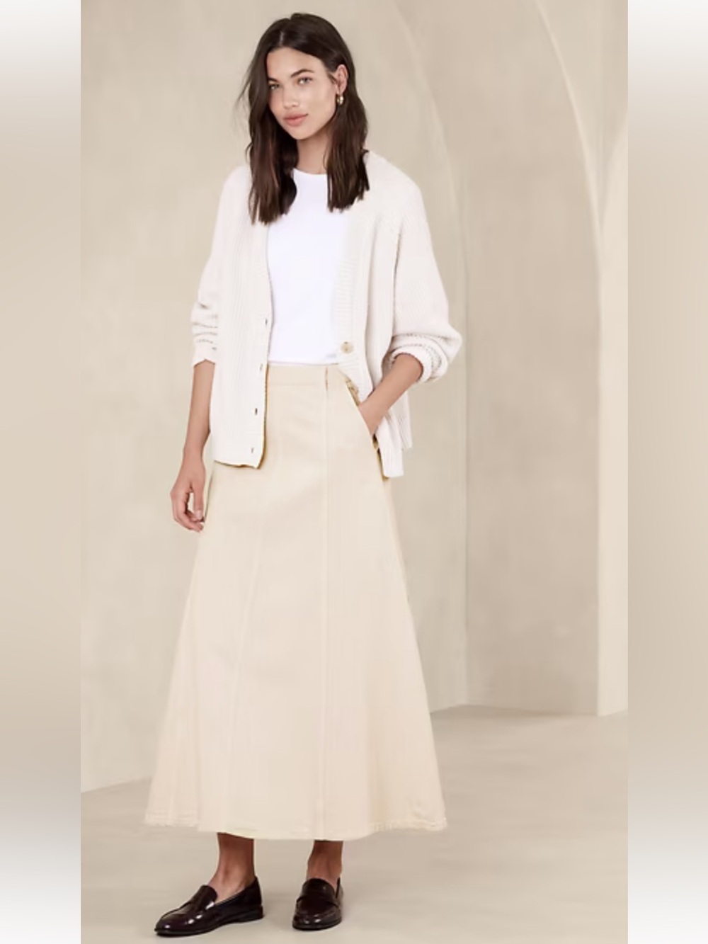 Banana Republic Ecru Denim Maxi Skirt size 6 ivory cream staple classic
